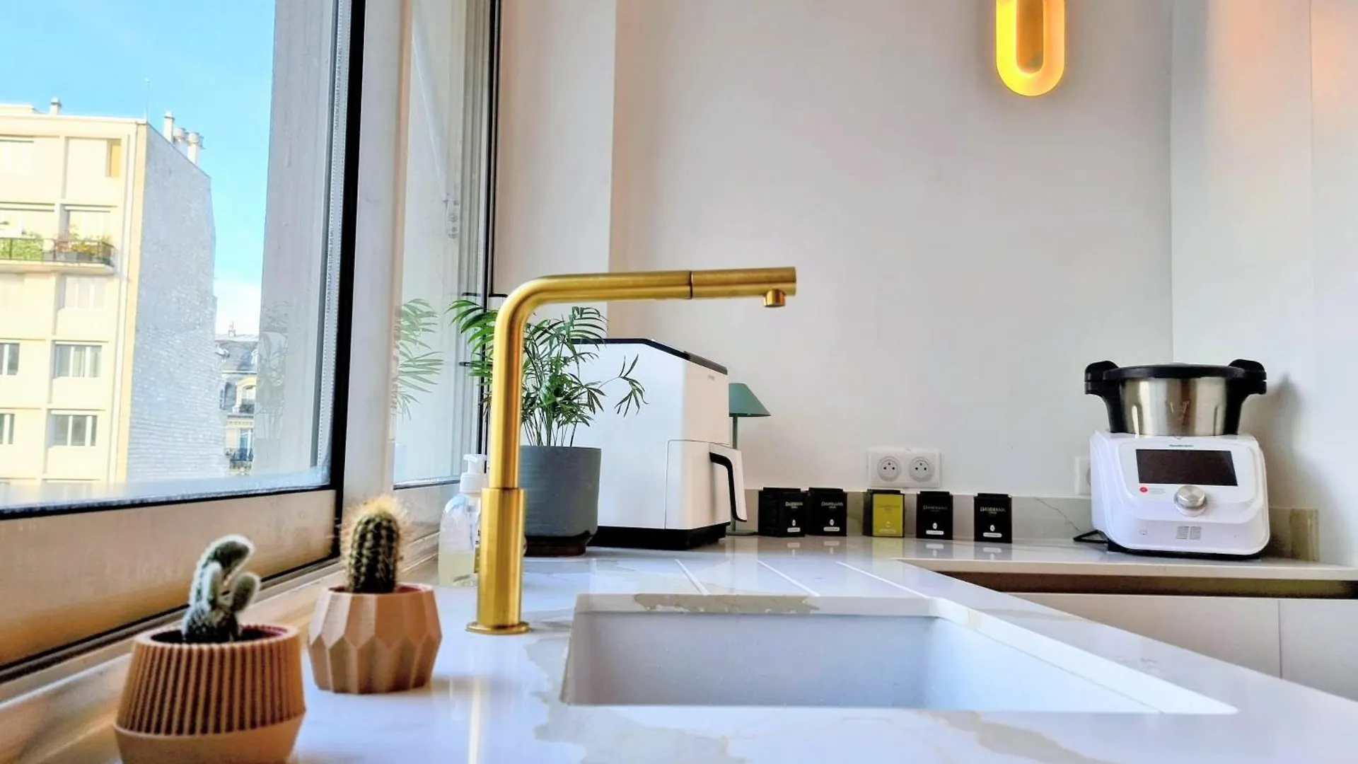 Luxury Flat With Balcony Near Arc De Triomphe Apartment Paris