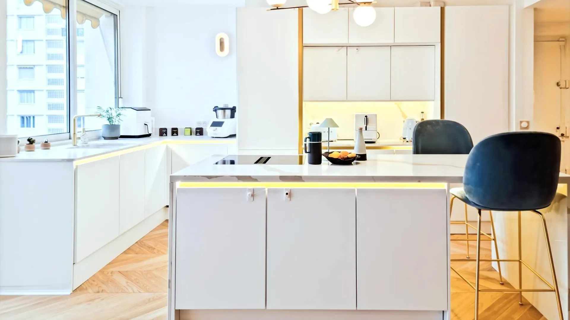 Luxury Flat With Balcony Near Arc De Triomphe Διαμέρισμα Παρίσι